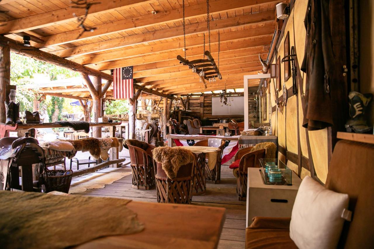 Longhorn Ranch Countryhotel - Garni Schonau  Exterior photo